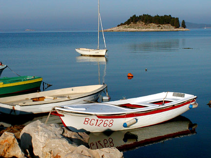 boats near biograd