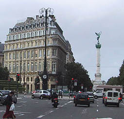 maison du vin and statue