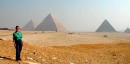 verna pyramids * Verna and the pyramids of Giza in the smog. * 432 x 215 * (38KB)