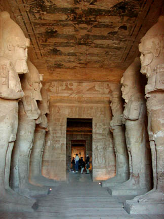 statues in kings abu simbel