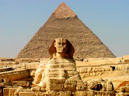sphinx with pyramid3