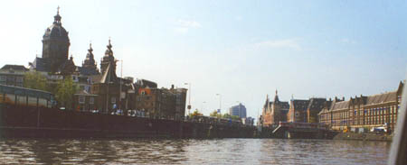city on canal