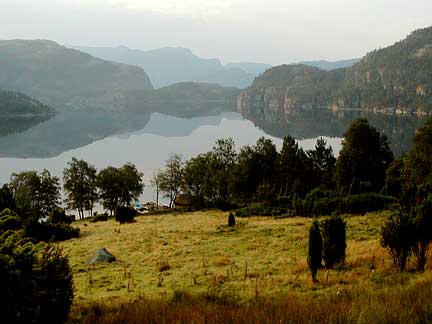 lake by preikestolen hut