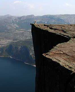 verna on preikestolen distance