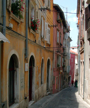sidestreet piran