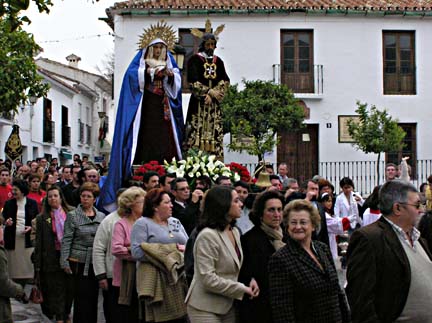 Palm_Sunday_Procession_of_Jesus_and_Mary.jpg