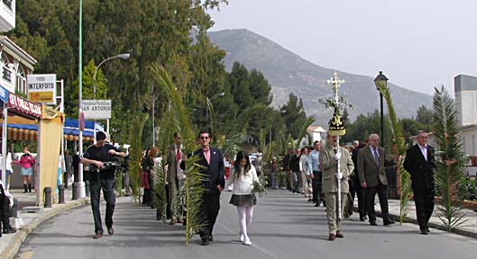 palm sunday procession