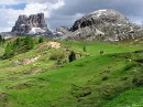 passo di falzarego 2 rocks * These great rock formaitons and soft green mountainsides were visible on the east side of the Falzarego pass. * 432 x 323 * (62KB)