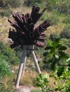 Gun sculpture * A modern sculpture, presumably made from the gun barrels left behind after the war.  The sculture can be found on the hillside below Monte Cassino, near another ruin. * 333 x 432 * (75KB)